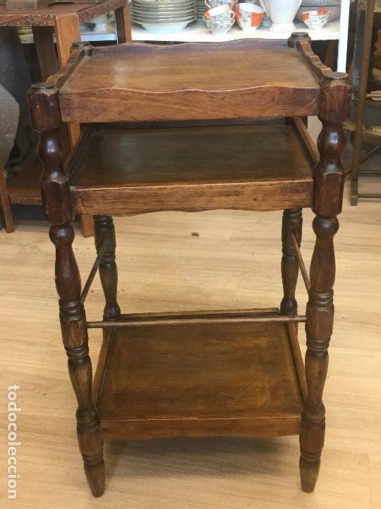 Antig&uuml;edades: Mesa auxiliar de haya - Foto 2