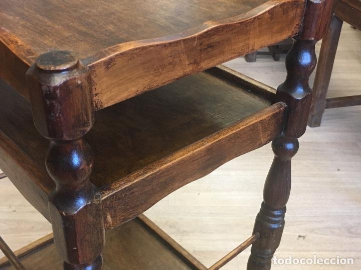 Antig&uuml;edades: Mesa auxiliar de haya - Foto 4