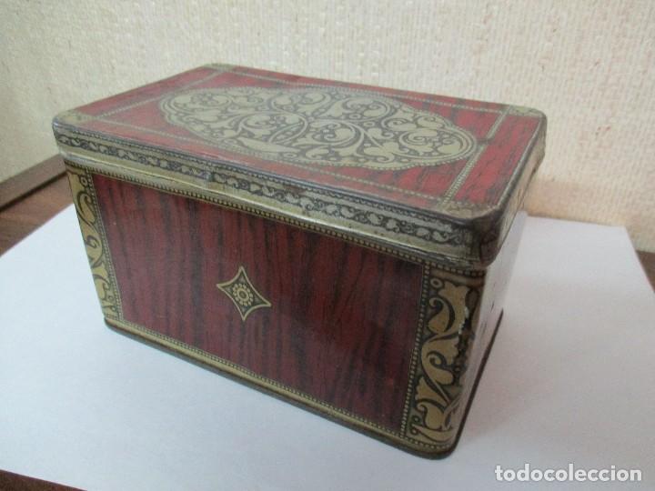 Antig&uuml;edades: caja de metal litografiada - Foto 2