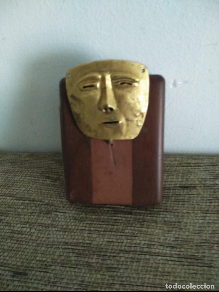 Antig&uuml;edades: mascara sobre base de dos maderas trofeo festival iberoamericano de bogota 1988