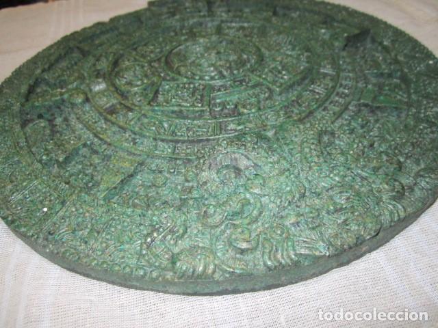 Antig&uuml;edades: Sol azteca en resina. 28 cms. de di&aacute;metro. - Foto 4