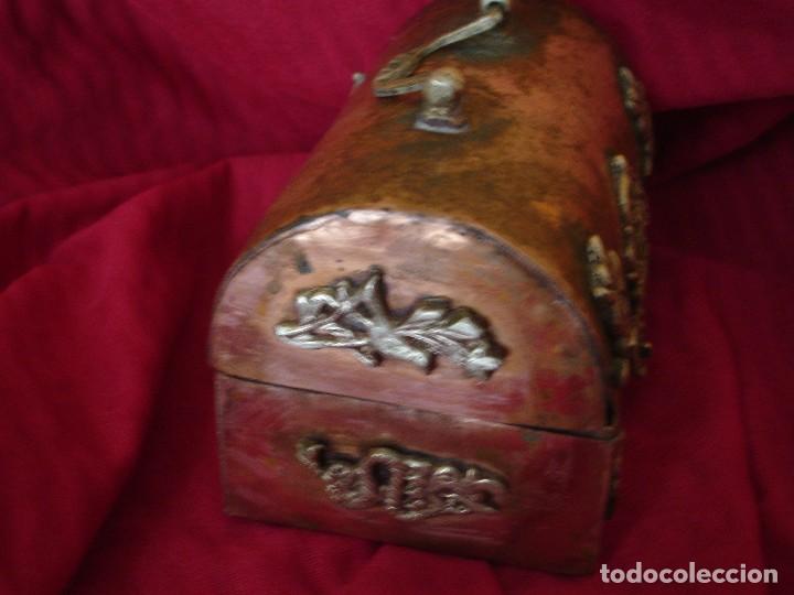 Antig&uuml;edades: COFRECILLO ANTIGUO DE COBRE - Foto 2