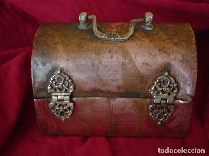 Antig&uuml;edades: COFRECILLO ANTIGUO DE COBRE - Foto 3