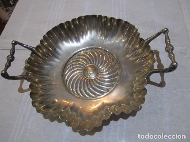 Antiques: Panera de metal plateado. 22 cms. de di&aacute;metro