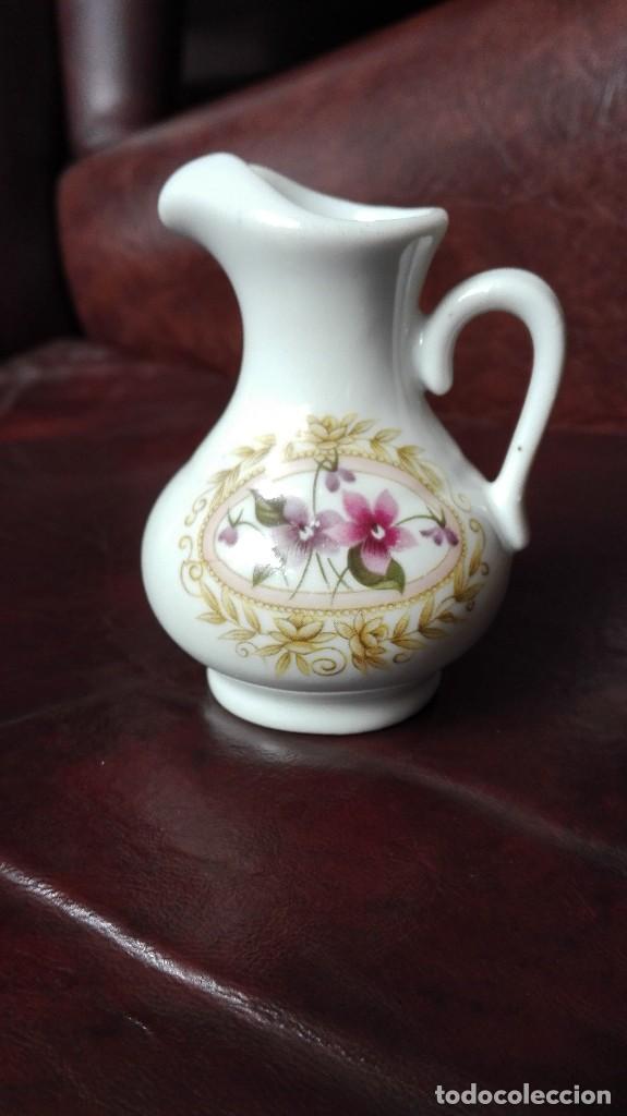 Antig&uuml;edades: Jarrita de porcelana. - Foto 1