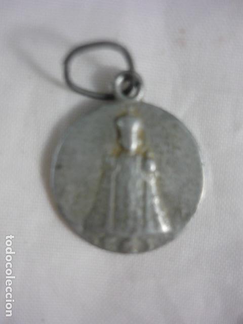 Antig&uuml;edades: Antigua Medalla Virgen a Identificar - Foto 2