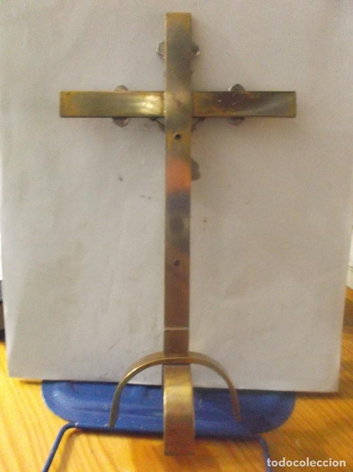 Antig&uuml;edades: CRUZ DORADA CON CRISTO PLATEADO. - Foto 3