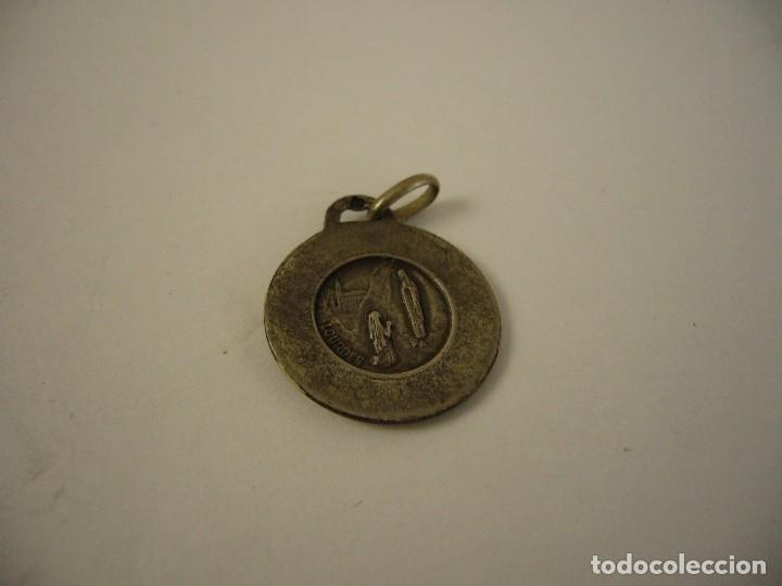 Antig&uuml;edades: Medalla religiosa a dos caras - Foto 2