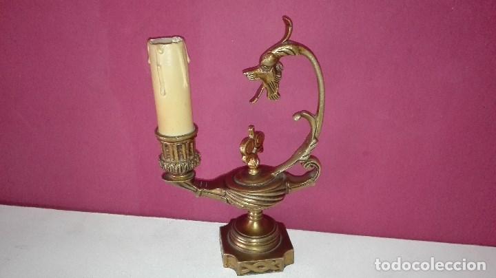 Antig&uuml;edades: LAMPARA BRONCE ALADINO VELA - Foto 1