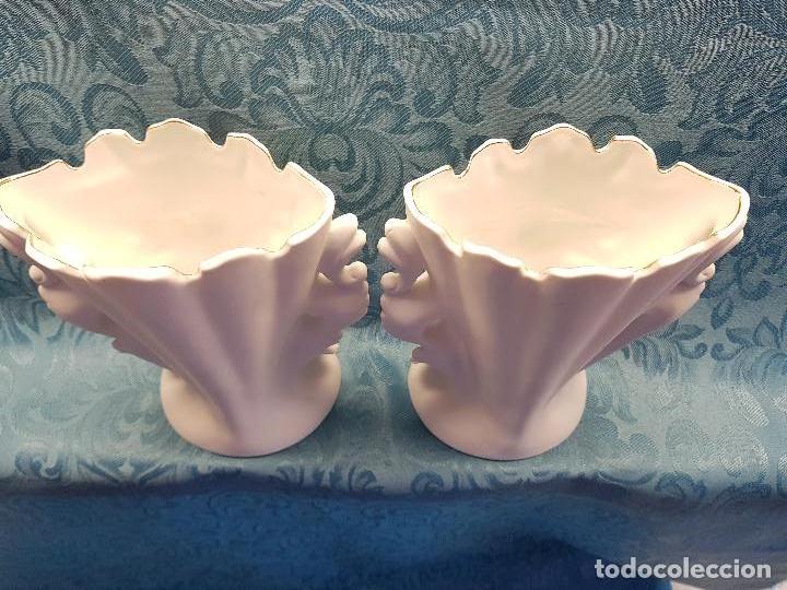 Antig&uuml;edades: PAREJA  VIOLETEROS  BISCUIT - Foto 2