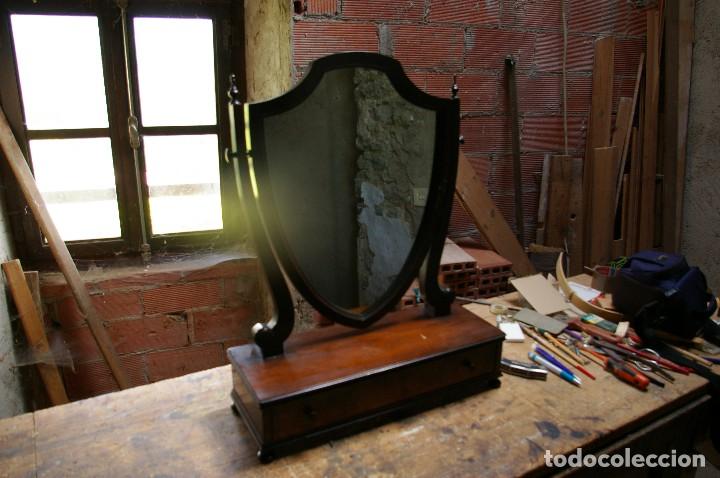 Antig&uuml;edades: Espejo con cajon - Foto 3
