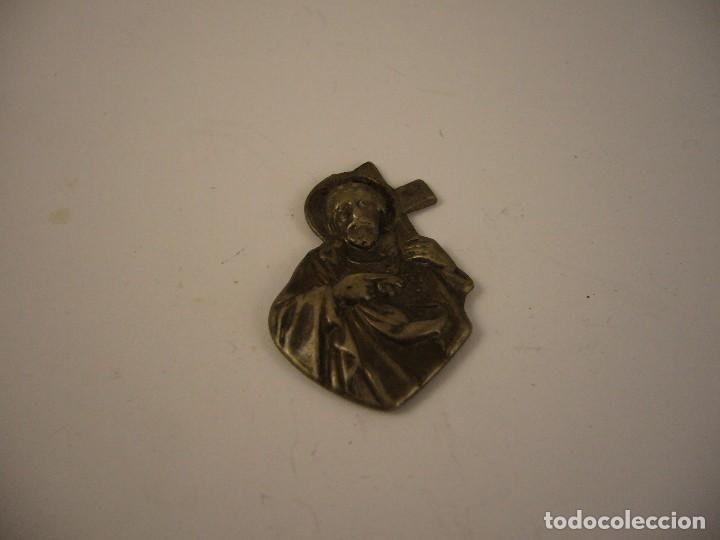Antig&uuml;edades: Medalla vichier con inscripccion detras - Foto 1