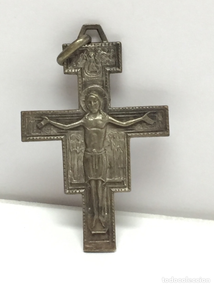 Antig&uuml;edades: Cruz de lat&oacute;n plateado - Foto 1