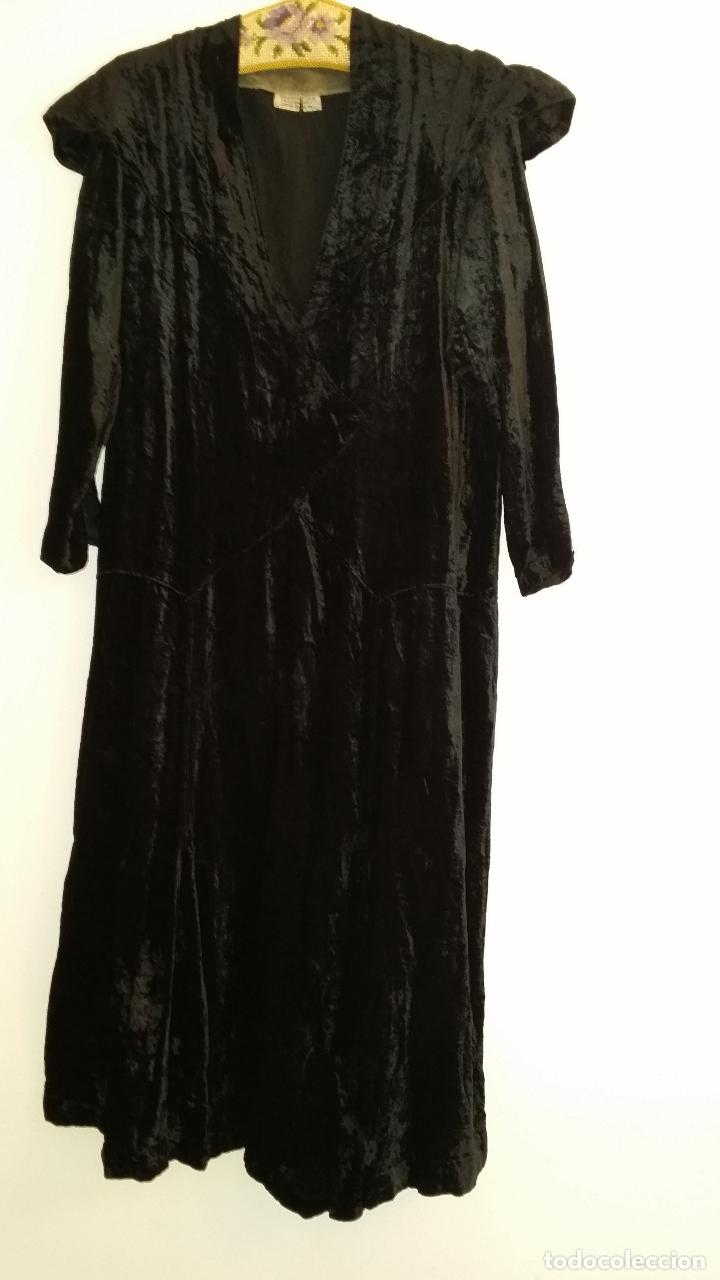 Antigüedades: Antiguo vestido de terciopelo Art Deco - americano - Foto 3 - 120767999
