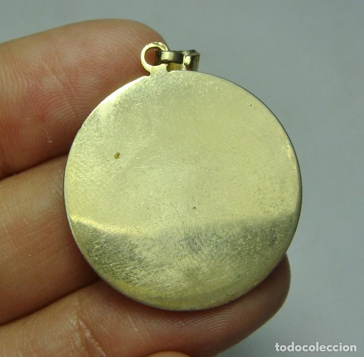 Antig&uuml;edades: Medalla Religiosa. Con ba&ntilde;o de oro. - Foto 2