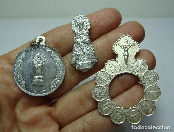 Antiques: Lote de 2 Medallas Religiosas y Decenaria.