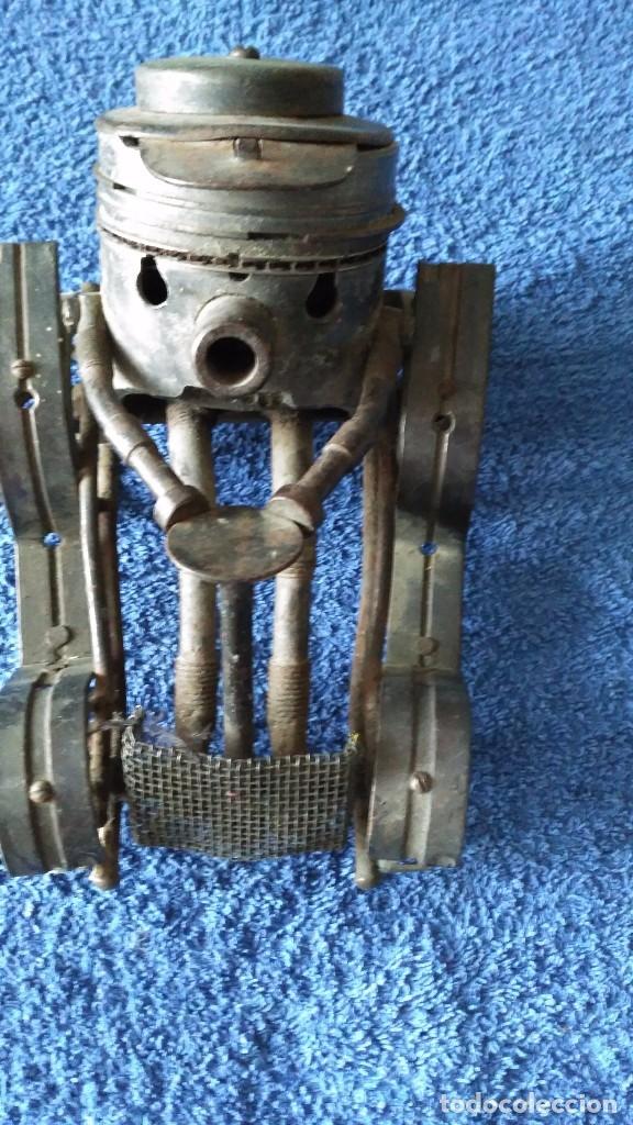 Antig&uuml;edades: antigua figura de coche - Foto 1
