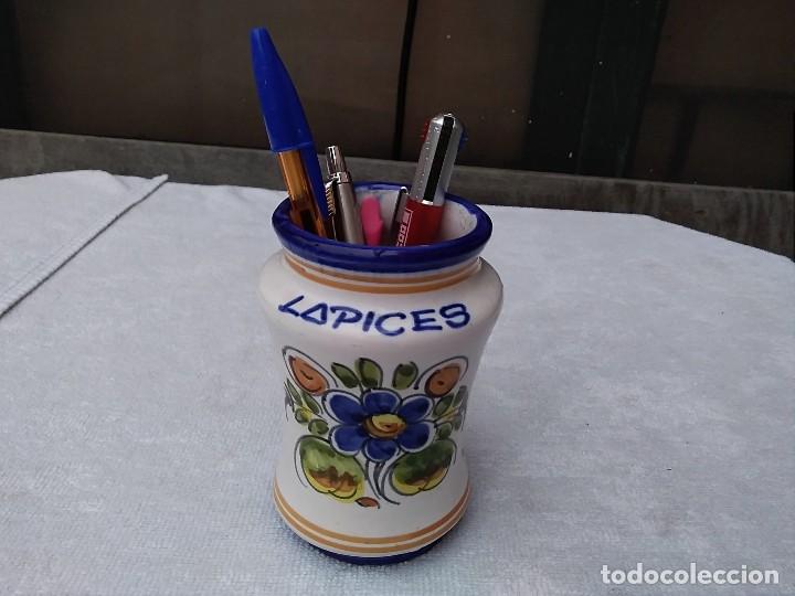Antig&uuml;edades: Lapicero de cer&aacute;mica - Foto 1
