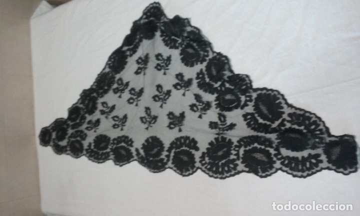 Antig&uuml;edades: Lote peinetas y mantilla. - Foto 11