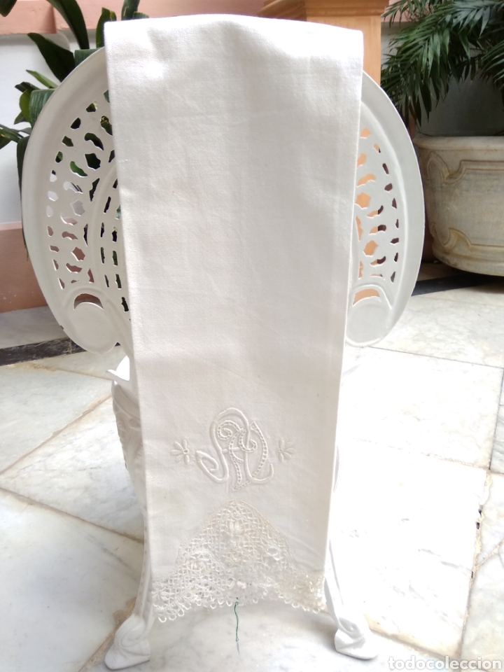 Antiques: Toalla de granite y bolillo bordada a mano