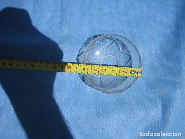Antig&uuml;edades: Antiguo platillo de lampara de cristal - Foto 2