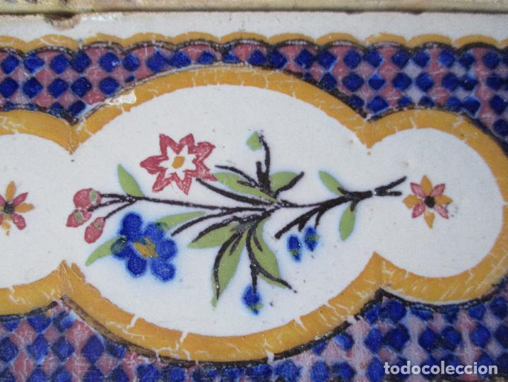 Antig&uuml;edades: 4 azulejos cenefas siglo XIX - Foto 2