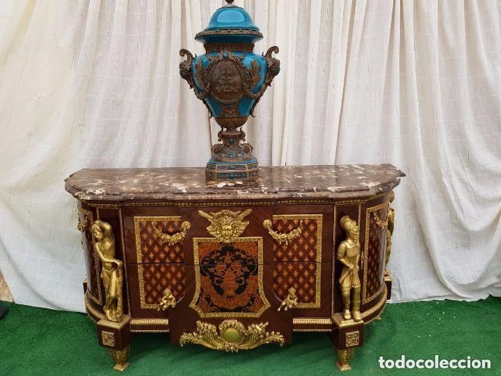 Antig&uuml;edades: COM&Oacute;DA ESTILO FRANCES - Foto 1