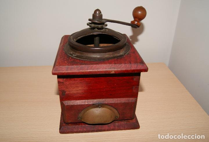 Antig&uuml;edades: Antiguo molinillo de caf&eacute; en madera y metal. - Foto 7