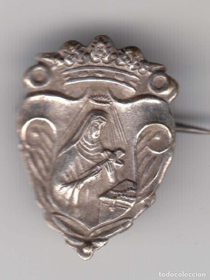 Antig&uuml;edades: INSIGNIA DE AGUJA DE VIRGEN - Foto 1