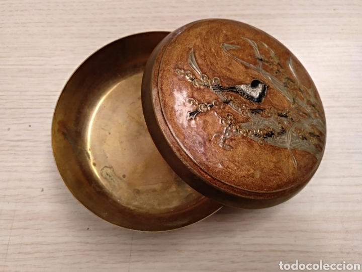 Antig&uuml;edades: Caja de laton esmaltada - Foto 4