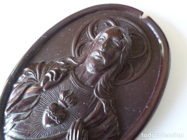 Antig&uuml;edades: CORAZON DE JESUS DE BAQUELITA - Foto 2