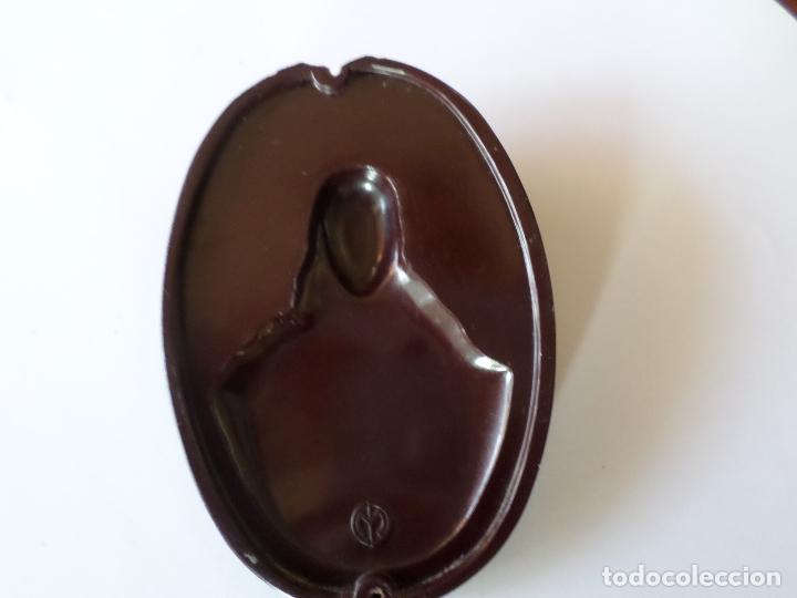 Antig&uuml;edades: CORAZON DE JESUS DE BAQUELITA - Foto 5