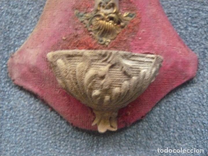 Antig&uuml;edades: Cruz de pared de 22 cms. con benditera - Foto 4