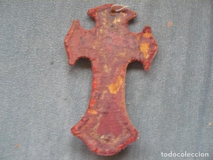 Antig&uuml;edades: Cruz de pared de 22 cms. con benditera - Foto 6