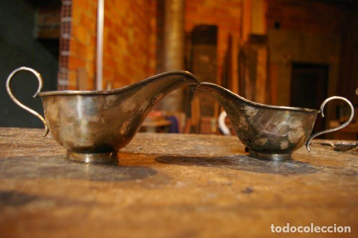 Antig&uuml;edades: dos jarras metalicas - Foto 1