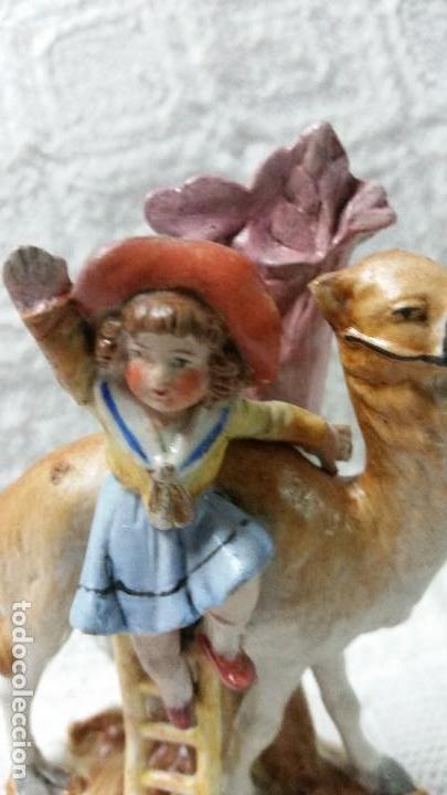 Antig&uuml;edades: Peque&ntilde;o biscuit - Foto 2