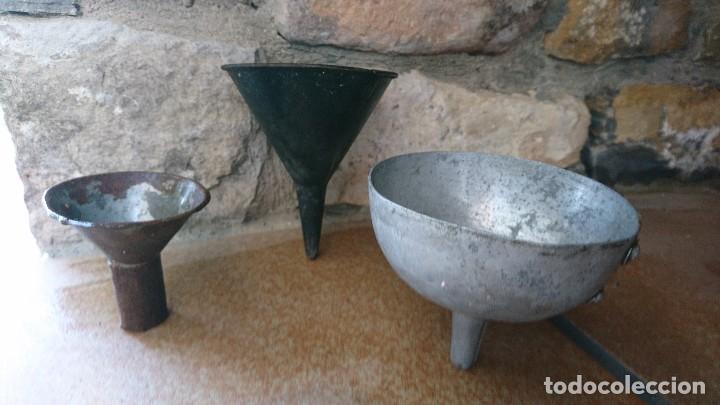 Antig&uuml;edades: Embudos antiguos. - Foto 1