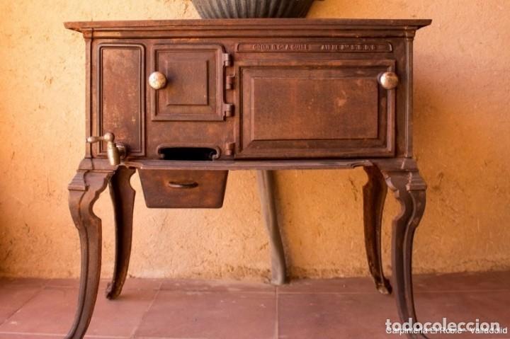 Antig&uuml;edades: Cocina Godin con patas - Foto 1