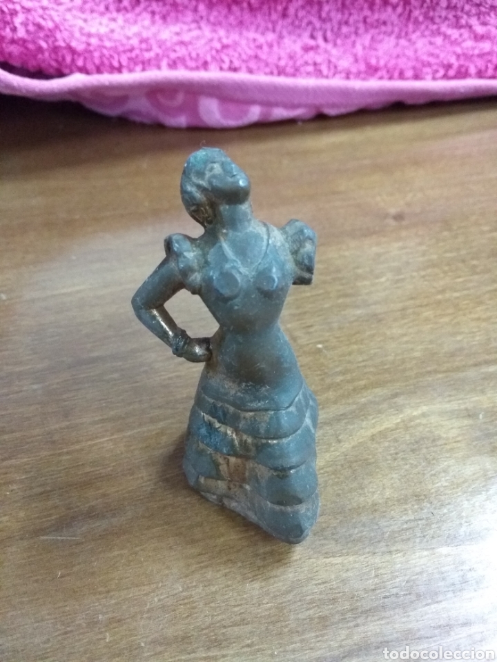 Antig&uuml;edades: Gitanilla de bronce. 8 cms - Foto 1