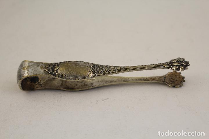 Antig&uuml;edades: pinzas de servir en metal plateado - Foto 2