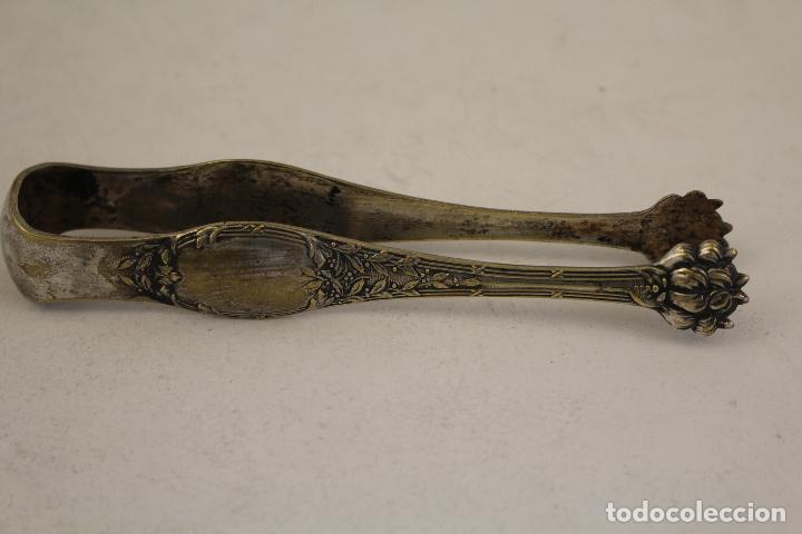 Antig&uuml;edades: pinzas de servir en metal plateado - Foto 4