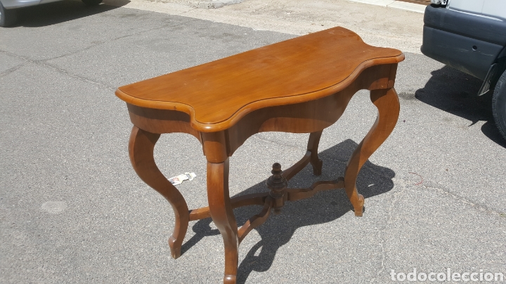 Antig&uuml;edades: Consola de nogal barnizada - Foto 1