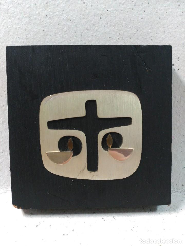 Antig&uuml;edades: ESCULTURA DE PARED EN MADERA Y PLATA. - Foto 1