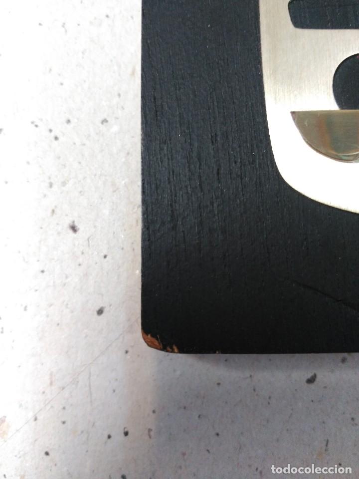 Antig&uuml;edades: ESCULTURA DE PARED EN MADERA Y PLATA. - Foto 11
