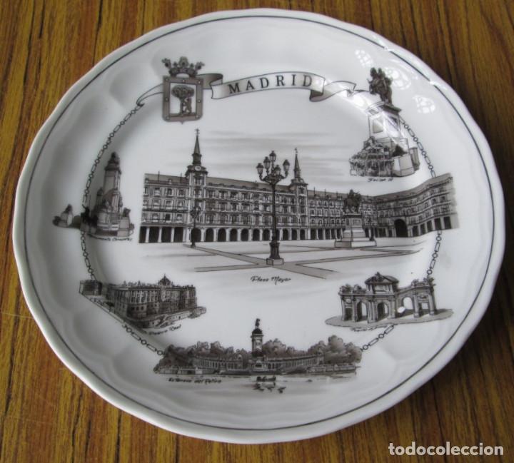 Antig&uuml;edades: PLATO de porcelana  BIDASOA --  Edificios de MADRID - Foto 1