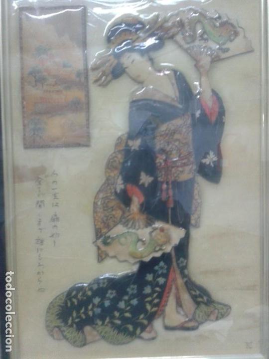 Antig&uuml;edades: CUADRO CON MARCO DE MADERA CON MUJER ORIENTAL. - Foto 2