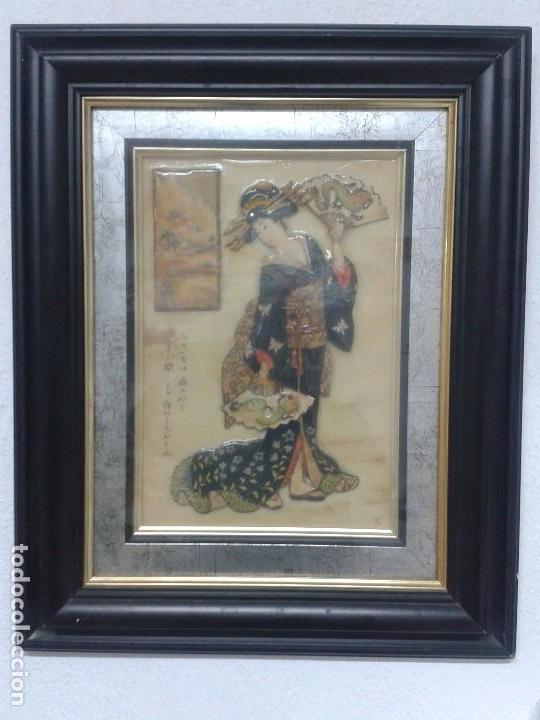 Antig&uuml;edades: CUADRO CON MARCO DE MADERA CON MUJER ORIENTAL. - Foto 1