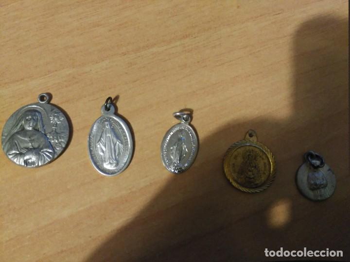Antig&uuml;edades: 5 medallas religiosas - Foto 2
