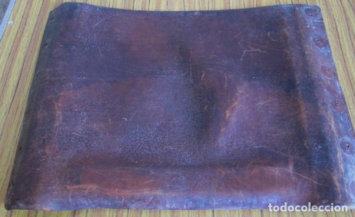 Antig&uuml;edades: 1 ASIENTO Y 1 RESPALDO --  De cuero - Foto 2