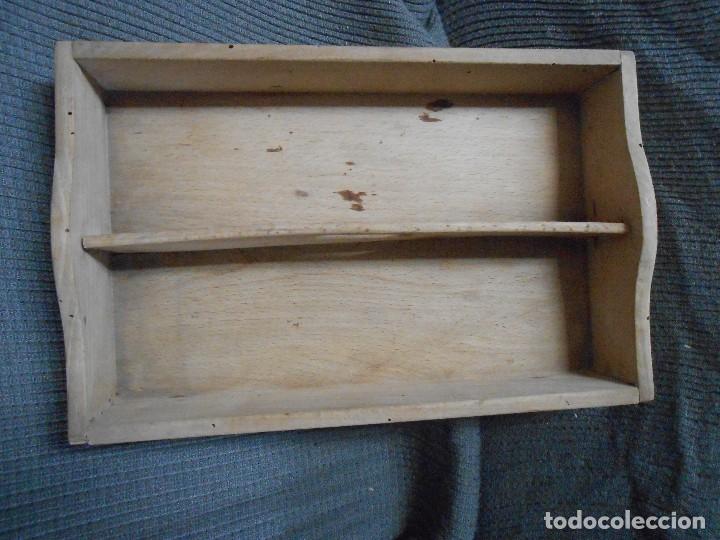 Antig&uuml;edades: Cubertero de madera -a&ntilde;os 30- - Foto 1